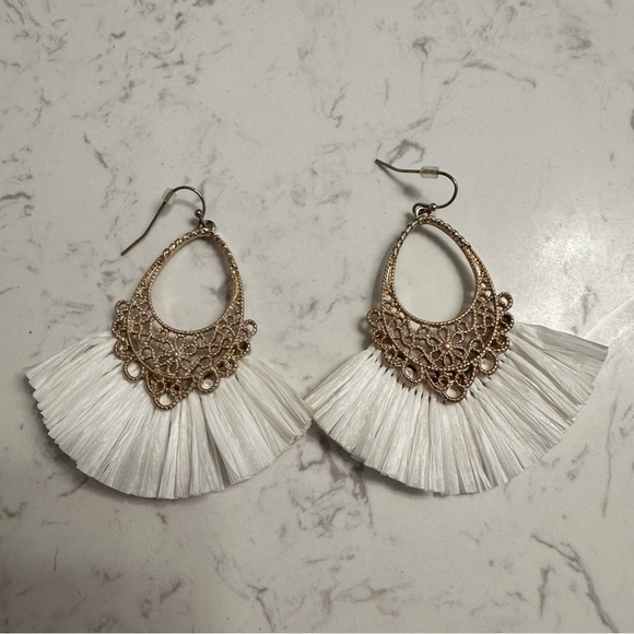 Jewelry - White and Gold Drop Fringe Earrings